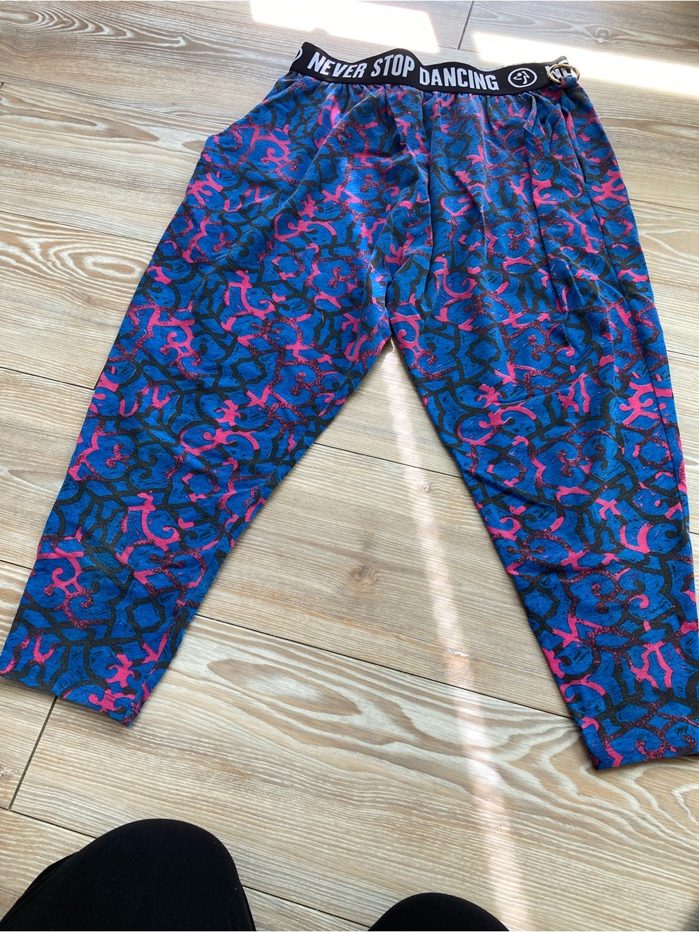 Zumba Fitness Blue Cropped Harem Pants with Pink and Black Accents Size Small